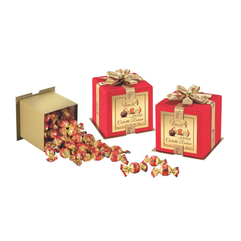 Vanoir - Rubycube-hazelnut-pralines_250g